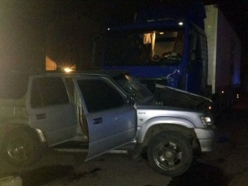 В Днепре грузовик въехал во внедорожник: один человек погиб