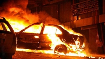 На стоянке в Одессе горели автомобили (ВИДЕО)