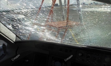 У российского авиалайнера треснуло стекло сразу после вылета. Фото