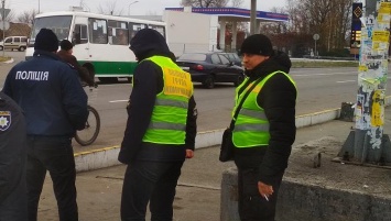 Весна: полицейские, в Западном Донбассе, пачками задерживают мужчин с наркотическим веществом