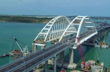 Оккупанты пели оды, а теперь хватаются за головы: шокирующее видео ЧП с Крымским мостом