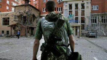 В Донецкой области полиции сдался третий за неделю боевик
