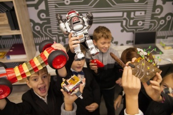 Конкуренты для Илона Маска: на Днепропетровщине школьников обучают программированию и робототехнике