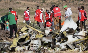 "Черные ящики" разбившегося в Эфиопии Boeing 737 MAX отправят на исследование во Францию