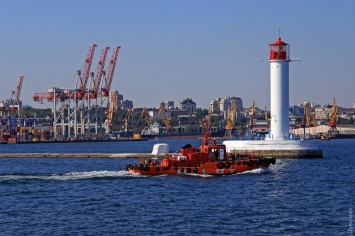 В украинских портах возникло опасное двоевластие: кто виноват и что делать?