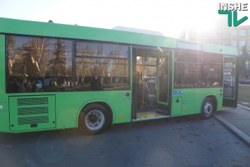 Горсовет Николаева со второй попытки утвердил договор лизинга и поручительства для покупки 23 автобусов