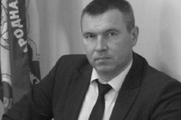 Порошенко призвал в кратчайшие сроки найти виновников смерти сотрудника АП