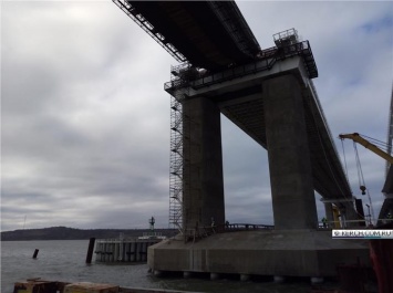 На дне Керченского пролива покоятся телефоны строителей моста