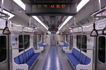 В Сеуле поезд сошел с рельсов в метро, проводится эвакуация