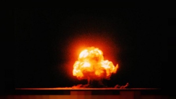 В сети показали в Full HD взрыв атомной бомбы, ставший началом ядерной эпохи. Видео