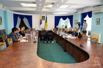 Степанов пообещал международным наблюдателям честные выборы