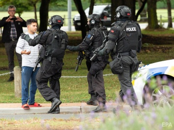 Один из нападавших на мечети в Новой Зеландии - 28-летний австралиец, он транслировал атаку в соцсети