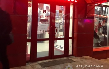 Под Киевом банда с автоматами ограбила ювелирный магазин