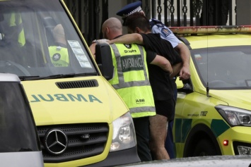 Видео первых минут после теракта в Новой Зеландии: "самого ужасного еще не знают", 18+