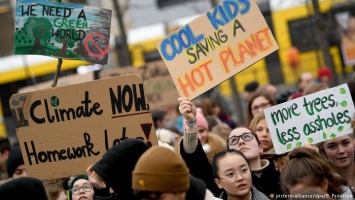 Протесты по пятницам: школьники обеспокоены изменением климата