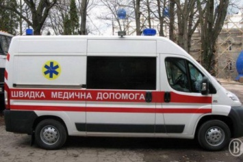 В Киеве мужчина облил врача неизвестным веществом