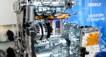Объявлены рублевые цены на кроссовер Geely Atlas с новым турбированным мотором