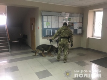В сельсовете под Харьковом искали бомбу (фото, видео)