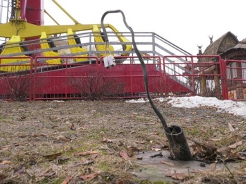 Фотофакт: в Харькове вандалы устроили погром в парке Горького