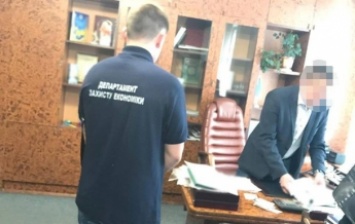 На Буковине чиновника облавтодора задержали за растрату 4,5 млн гривен