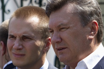 Янукович решил вернуться в Украину с новой партией: "голубь мира"