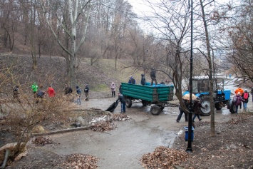 В Киеве стартовали весенние толоки
