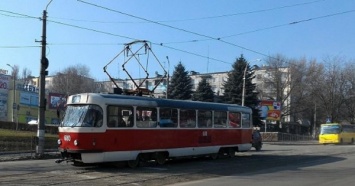 Дурно пахла: из трамвая в Каменском выгнали пожилую пассажирку