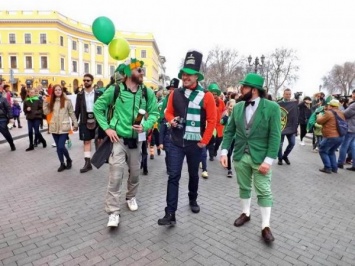 Зеленые человечки: смотри, как одесситы отметили День Святого Патрика