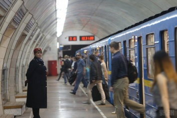 ЧП в киевском метро: съезжаются полиция и скорые, объявлен траур