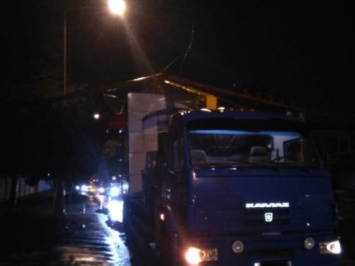 В Краснодаре водитель КамАЗа повредил газопровод низкого давления