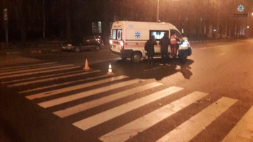 Страшная авария в центре Харькова: автомобиль снес парня посреди проспекта (видео)