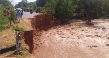 На Зимбабве обрушился мощный тропический циклон, погибли 65 человек