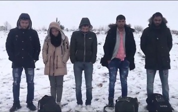 На границе с Россией задержали группу из десяти человек