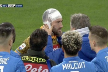 Голкипер "Наполи" потерял сознание во время матча Серии А