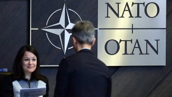 В НАТО отреагировали на переброску в Крым дальних бомбардировщиков