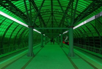 «Метро Москвы выжигает глаза»: Пассажиры пожаловались на слишком яркое освещение метрополитена