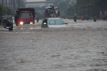 Наводнение в Индонезии: число погибших выросло до 89 человек, раненых - 159