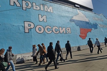 ''Благодарят за ''референдум'' и просят денег'': Цимбалюк ярко прошелся по жизни Крыма под Россией