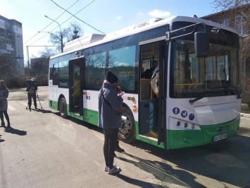 Зацени: в Полтаву приехал электробус, его рассматривают как общественный транспорт