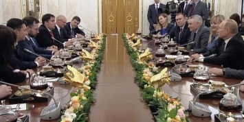 Путин провел встречу с победителями конкурса "Лидеры России"