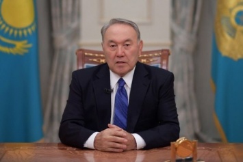 Ушел, как Ельцин: в отставке Назарбаева заметили странности