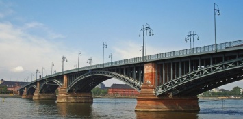В Китае построили мост за 43 часа, а в Запорожье не построили и много лет - видео