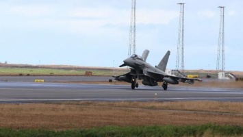 В Исландии истребители НАТО встретили два российских самолета