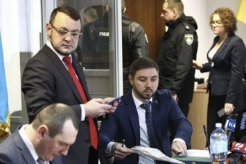 Оболонский суд отклонил жалобы адвокатов Януковича