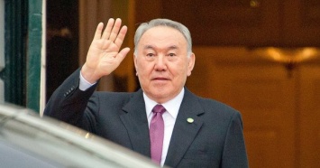 Уходя, не уходи: Что происходит в Казахстане