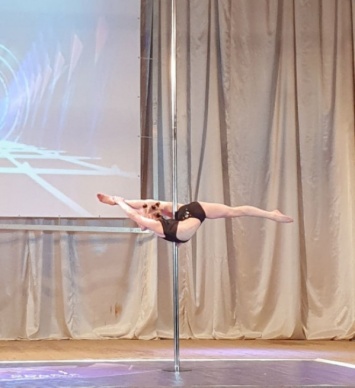 Юные криворожанки стали призерами чемпионата по воздушно-силовой гимнастике