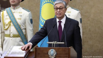 Новый президент Казахстана начал работу с демонстрации лояльности Назарбаеву