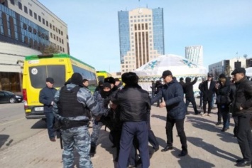 В Казахстане задержали протестующих против переименования столицы