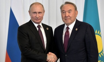 В Кремле рассматривают варианты сохранения Путина у власти, - Bloomberg