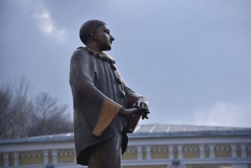 В Киеве открыли памятник Александру Вертинскому